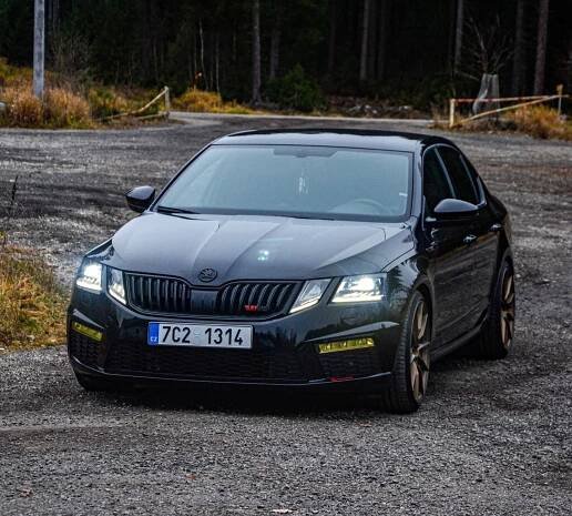 Škoda Octavia 3 RS DSG 2 0 TSI pohled zepředu