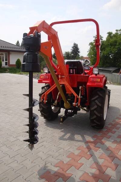 Půdní vrták CRONIMO za traktor | Nejlevnejsi-bagry-nakladace-traktory.cz