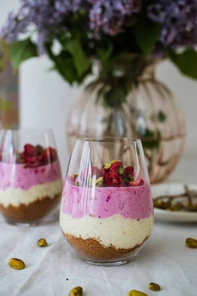 Dvoubarevný cheesecake do skleničky | Buchta v troubě