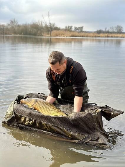 Milan opět na jednu noc na rybníku Struhy s Tomem! – Mitsu Carpteam