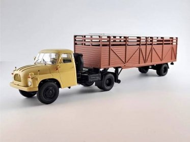 Tatra T138 NT 4x4 s návěsem na přepravu zvířat + KAZ-608 1:43 Auto Historia