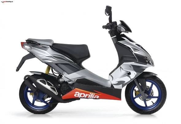Aprilia SR 50 Factory | Katalog motocyklů a motokatalog na Motorkáři.cz