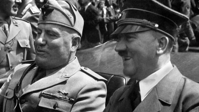 Hitler a Mussolini zemřeli dva dny po sobě. S jejich mrtvými těly se naložilo zcela odlišně