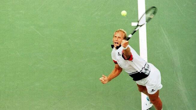 Tennis Legend Thomas Muster in Action Wallpaper