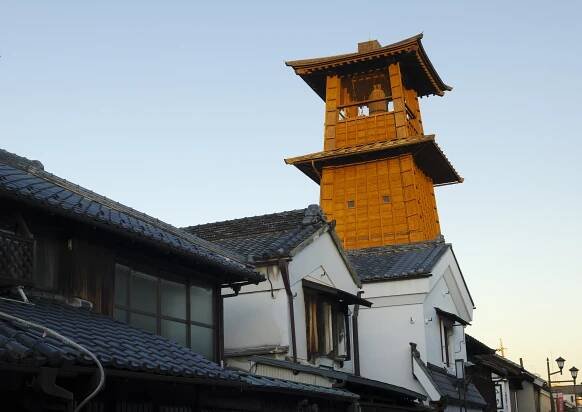 時の鐘 蔵造りの町並みにそびえる川越のシンボル　当ホテルより徒歩約２５分