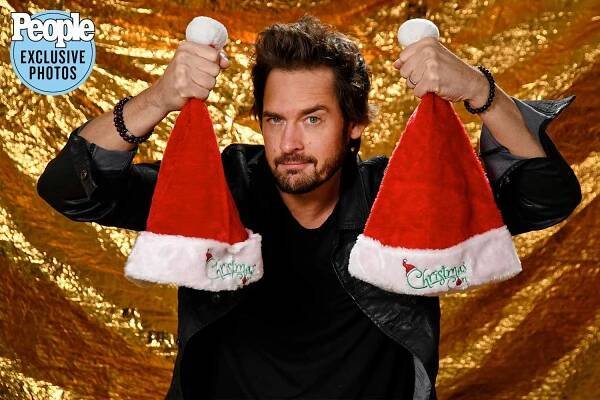 Christmas Con portrait studio will kemp