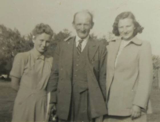 Zemřela Anna Váchalová (†92): Matka jí uřízla obě ruce!