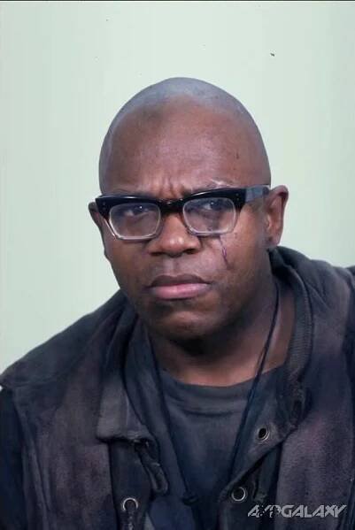 Leonard Dillon, Fiorina 161 Prisoner (Played by Charles S. Dutton)