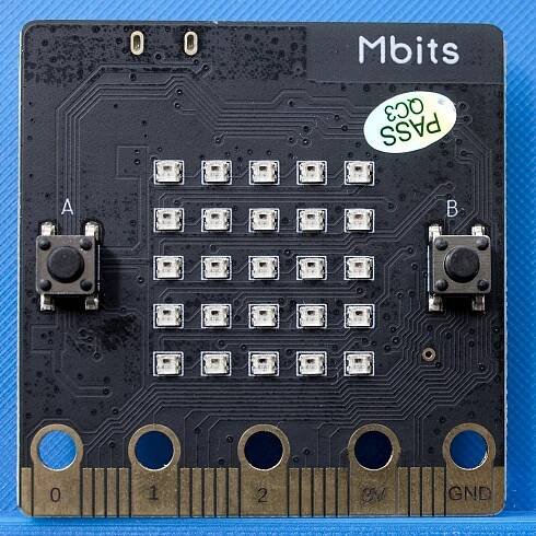 Nextech | Mbits ESP32 – Microbit s WiFi a farebným displejom na platforme ESP32