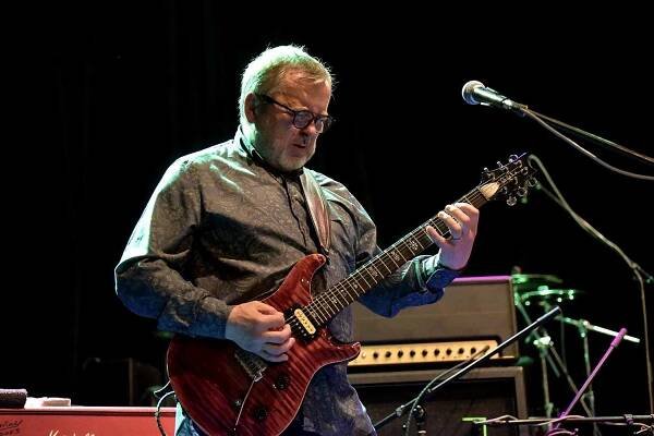 Michal Pavlíček a jeho Čombeband zahráli v pražské Akropoli