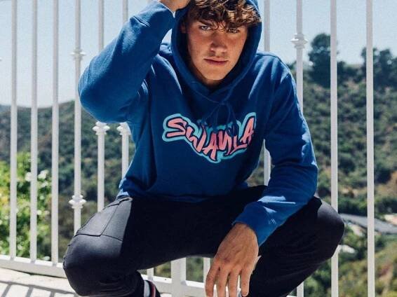 Noah Beck Age, Height, Biography 2024 Wiki, Net Worth, Girlfriend - Trusted Networth of Famours Celebrities