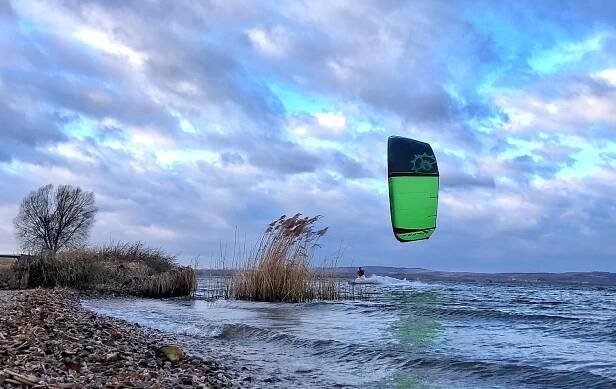 28. LEDNA - ZE SNĚHU NA VODU A Z5 - MUSHOW kiteboarding | snowkiting | foto/v.. 