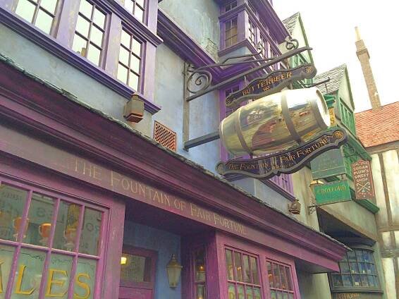 Ultimate Guide to Wizarding World of Harry Potter at Universal Studios Orlando: 2024 - Kim and Carrie