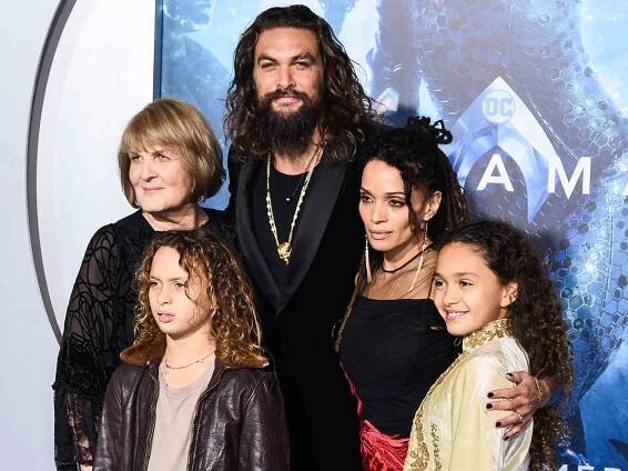 Coni Momoa, Jason Momoa, Nakoa-Wolf Manakauapo Namakaeha Momoa, Lisa Bonet, and Lola Iolani Momoa attends the premiere of Warner Bros. Pictures' 