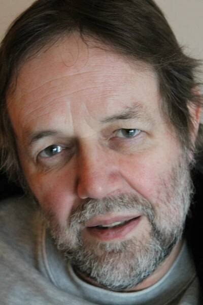 Tony Roberts (poet)