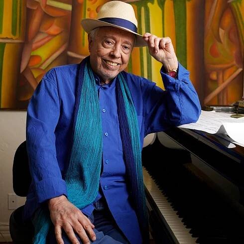 Sergio Mendes, 83, Dies; Brought Brazilian Rhythms to the Pop Charts