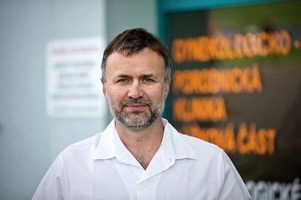 Počet nádorů vaječníků pomalu klesá, může za to i antikoncepce, říká gynekolog