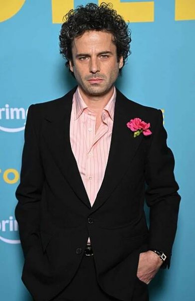 Luke Kirby attends the "Etoile" Photocall 