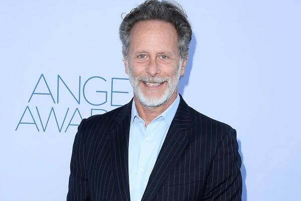 Steven Weber Says Dinner Club with Laurence Fishburne, Eric McCormack and More Fellow Actors Is a 'Real Lifeline' (Exclusive)