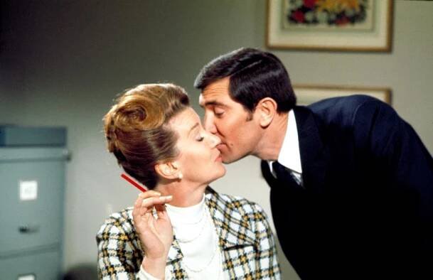 ON HER MAJESTY'S SECRET SERVICE, Lois Maxwell, George Lazenby, 1969