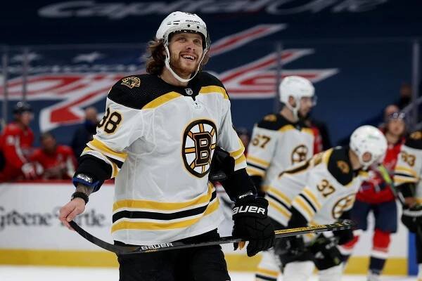 Pastrňák byl u dalšího obratu Bostonu! Detroit padl poosmé v řadě