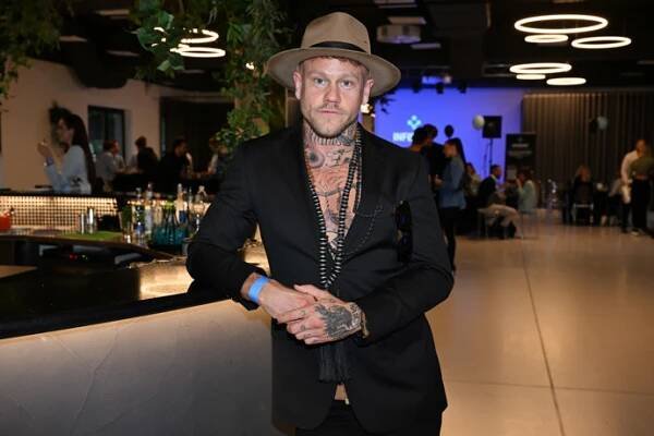 FOTO: Adam Raiter na party influencerů. – stránka 44