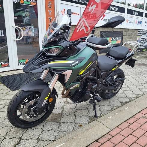Benelli TRK 702,E5, ZÁRUKA 5 LET, AKCE KUFRY (NOVÁ, 2025), 164.990 Kč