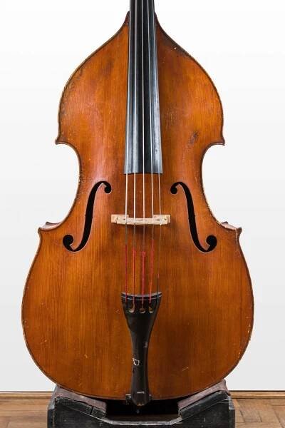 Old double basses sold - Gellert Basses