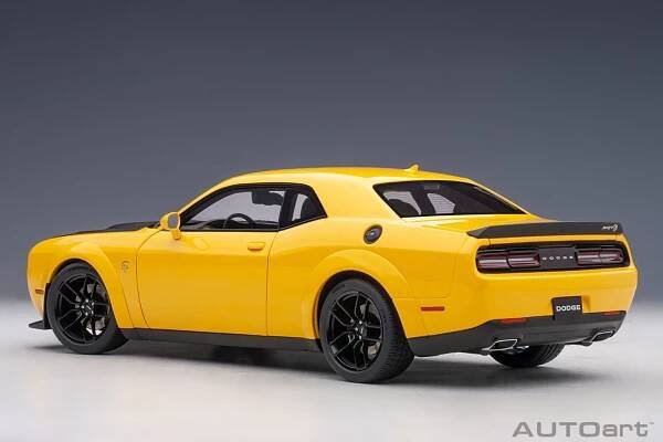 Dodge Challenger SRT Hellcat Widebody 2018 yellow jacket/satin black painted hood 1:18 AUTOart