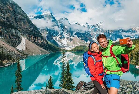 8 Perfect Destinations for a Long Weekend in Alberta