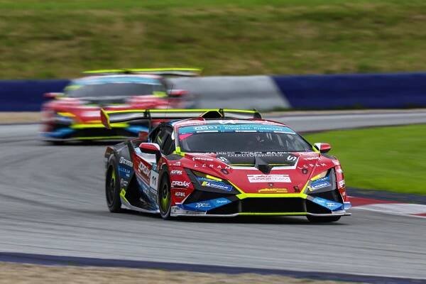 Startuje Lamborghini Super Trofeo. Mičánek Motorsport powered by Buggyra si chce jít pro titul