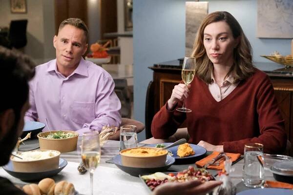 So Help Me Todd - Long Lost Lawrence - Z filmu - Matthew Wilkas, Madeline Wise
