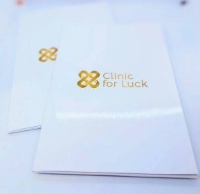 Clinic for Luck - desky na dokumenty