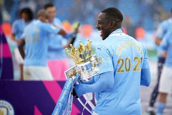 Nepříjemnost pro Manchester City. Mendy uspěl u soudu, od klubu má dostat stovky milionů