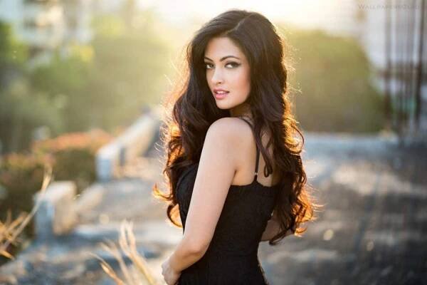 Sexy Riya Sen Hot Look Pics Of Riya Sen