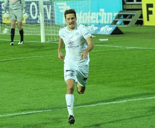 Sadílek už se připravuje se Spartou. Slavia pustila Tijaniho do mistrovské Plzně