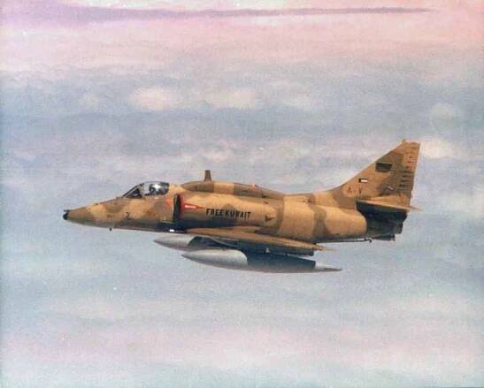 McDonnell Douglas A-4KU Skyhawk : McDonnell / McDonnell Douglas