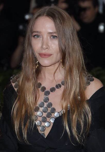 FOTO: Mary Kate Olsen v současné době vypadá jako stařena.