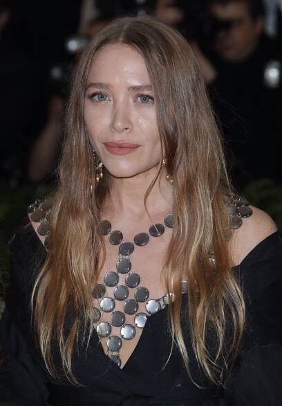 FOTO: Mary Kate Olsen v současné době vypadá jako stařena. – stránka 22