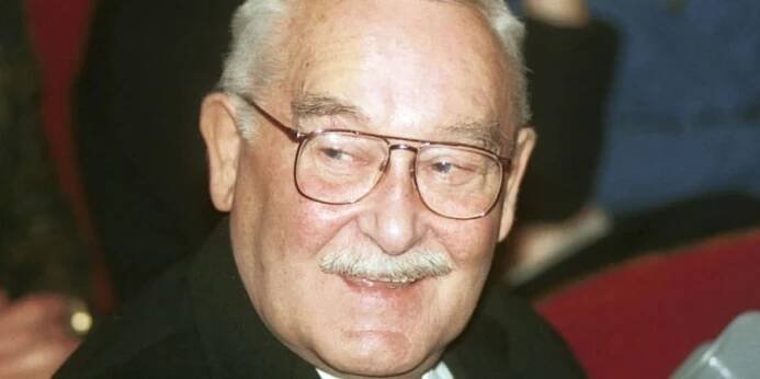 Když si Jirásková s Valou začala, byla vdaná za herce Jiřího Pleskota. Ten se o jejich románku dozvěděl a s Valou si to vyřídil ručně...
