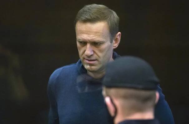 Soud poslal ruského opozičního předáka Navalného do vězení na 3,5 roku