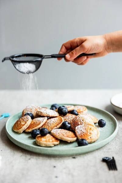 Malé lívance, velká radost. Nadýchané poffertjes nadchnou nejen dětské oslavence | Forbes