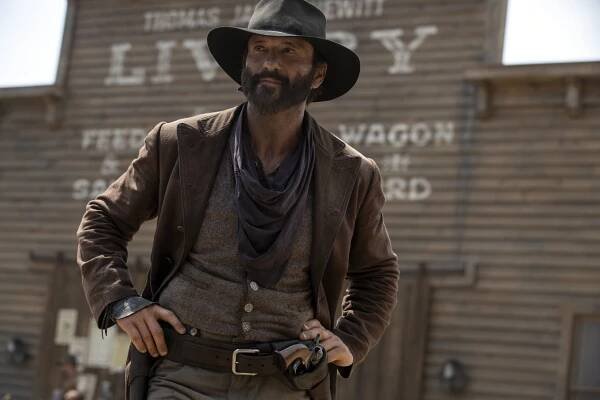 'Yellowstone' Prequel: See Faith Hill and Tim McGraw in the Action-Packed New Trailer for '1883'