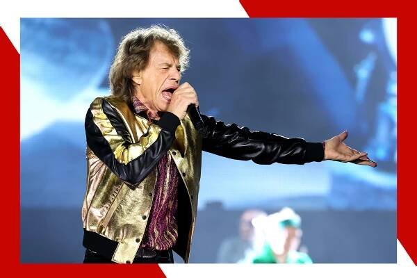 Rolling Stones frontman Mick Jagger gives his all singing onstage.