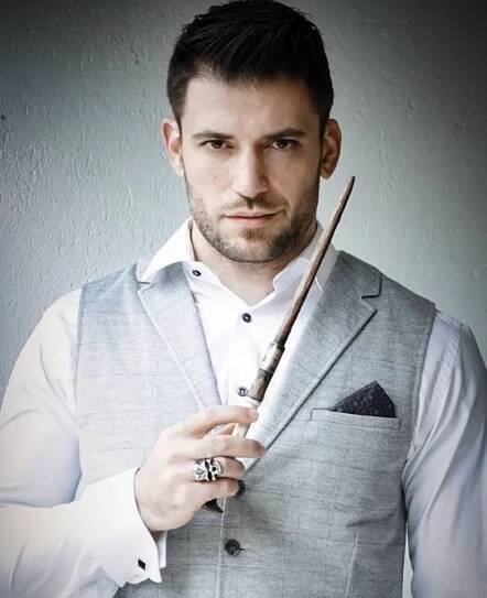 Herec Stanislav Janevski alias Viktor Krum z Harryho Pottera.