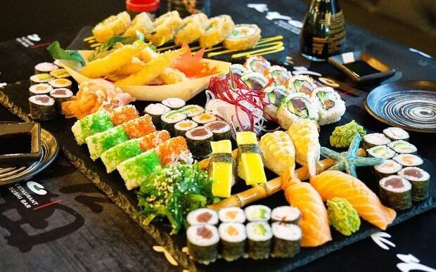 Slevomat: Až 65 ks různých druhů sushi s rybami... - Skrz.cz