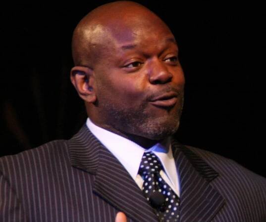 Emmitt Smith Biography - Facts, Childhood, Family Life & Achievements