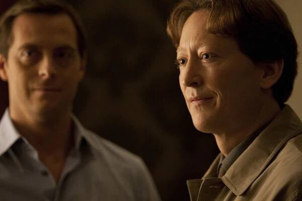 Hunted, Scott Handy (L), Stephen Campbell Moore (R), 10/19/2012, ©HBO