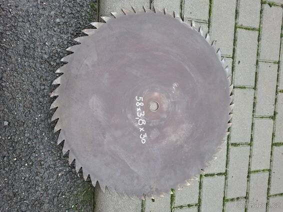 Pilový  kotouč na cirkulárku 52cm,a32cm