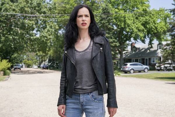 Krysten Ritter recalls the time she 'almost went full Jessica Jones' on a rude cyclist